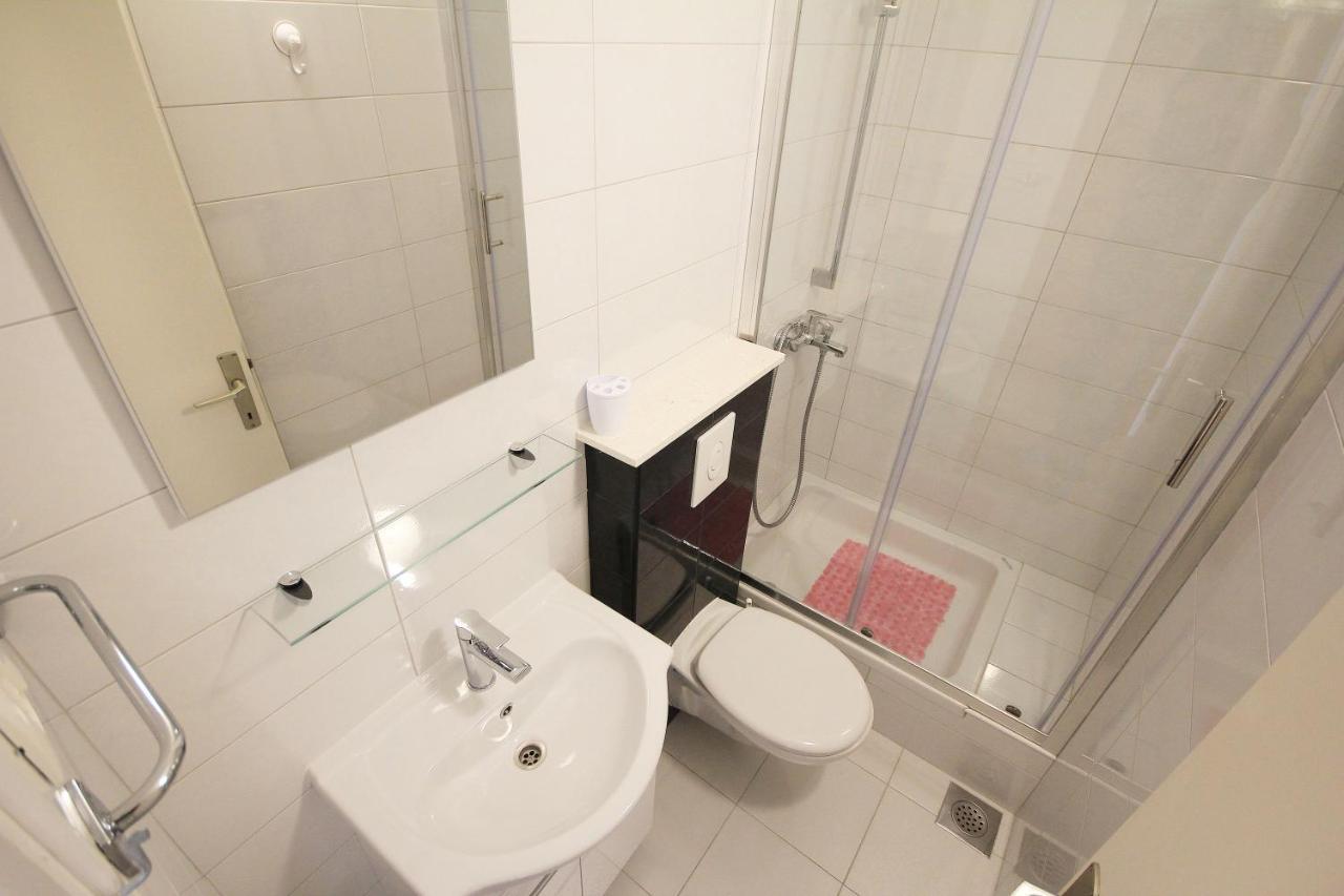 Apartments Vekic Makarska Exterior photo